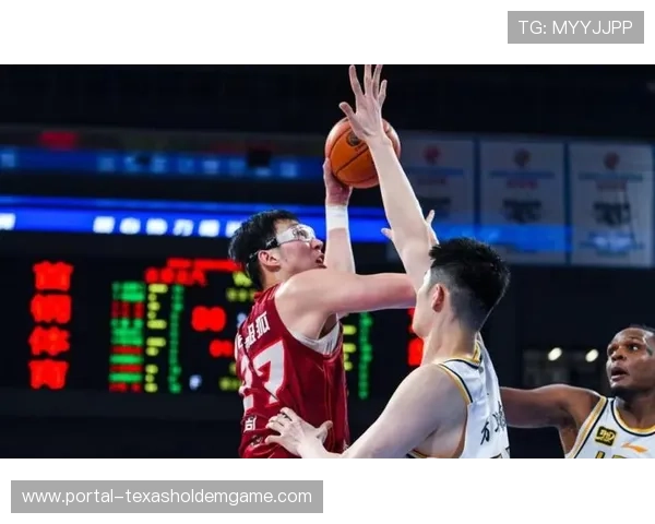 北京队第二节防守爆发,主场氛围营造窒息防守效果 北京队第二节防守爆发,主场氛围营造窒息防守效果