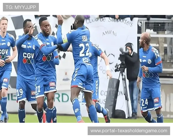 斯特拉斯堡1-1扳平巴黎圣日耳曼，盖拉-杜埃推射破门