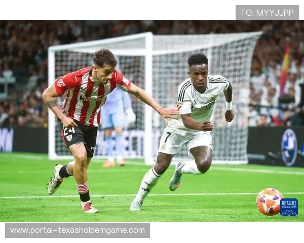 战术镜头捕捉:维尼修斯瞬间启动突破,揭示皇马边路进攻精细化设计 战术镜头捕捉:维尼修斯瞬间启动突破,揭示皇马边路进攻精细化设计